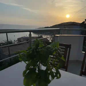 Tasos Albania